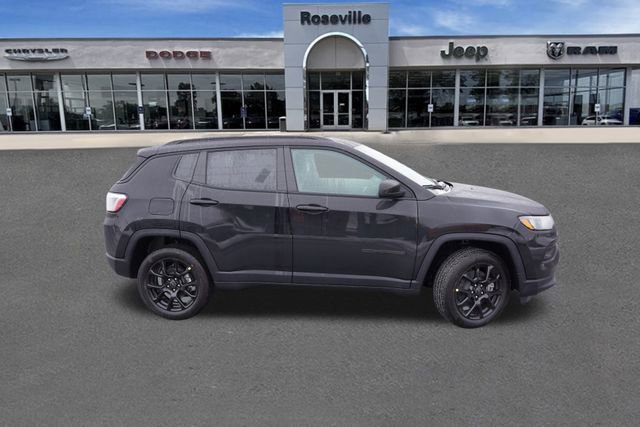 New 2026 Jeep Compass Altitude image 2