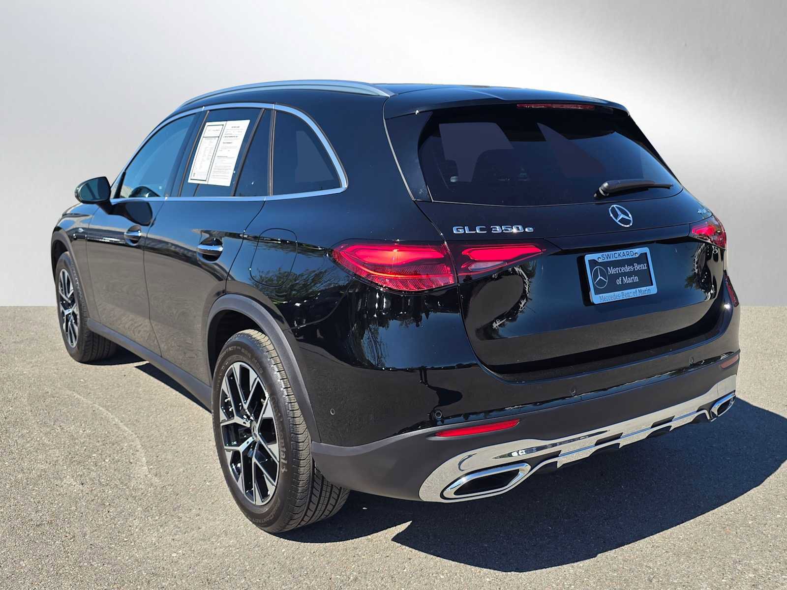 Used 2025 Mercedes-Benz GLC 350e 4MATIC image 5