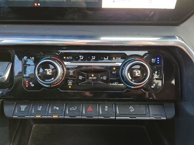 Used 2024 GMC Sierra 3500 Denali Ultimate image 25