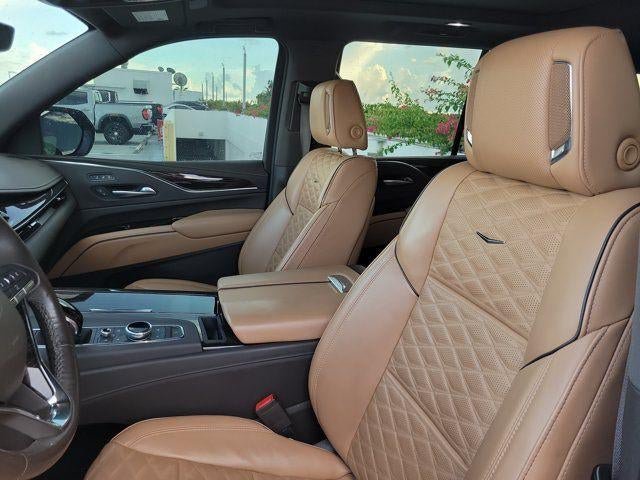 Certified 2023 Cadillac Escalade Premium Luxury RWD image 4