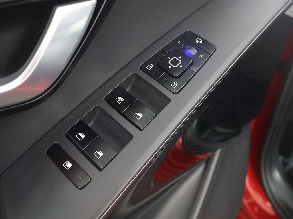 Used 2023 Kia Niro EX Touring image 39