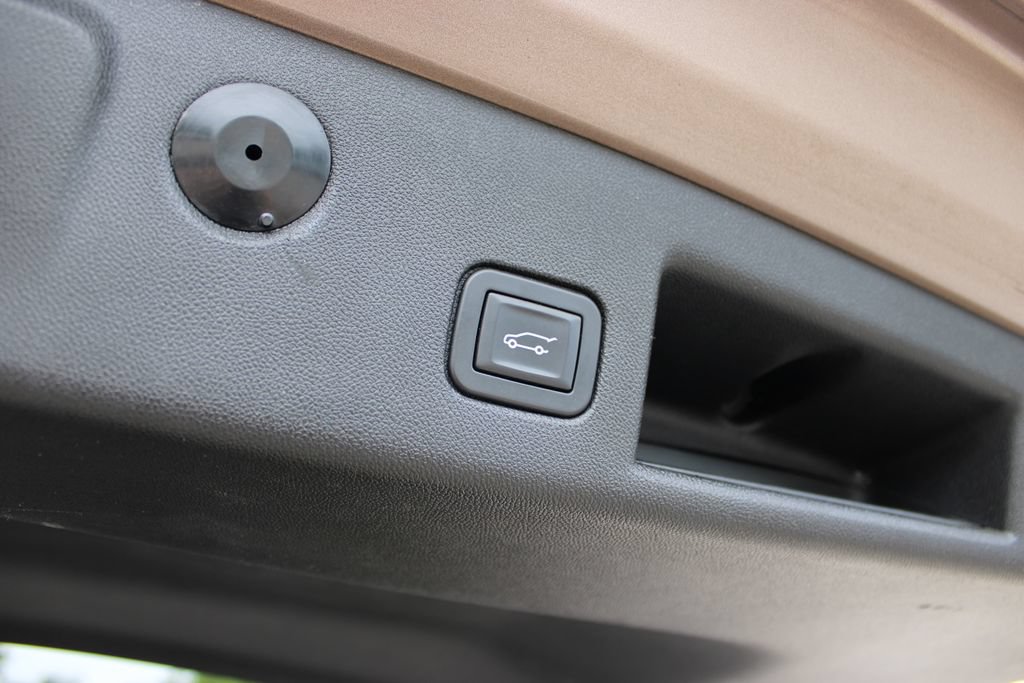 Used 2018 Chevrolet Equinox LT FWD image 32