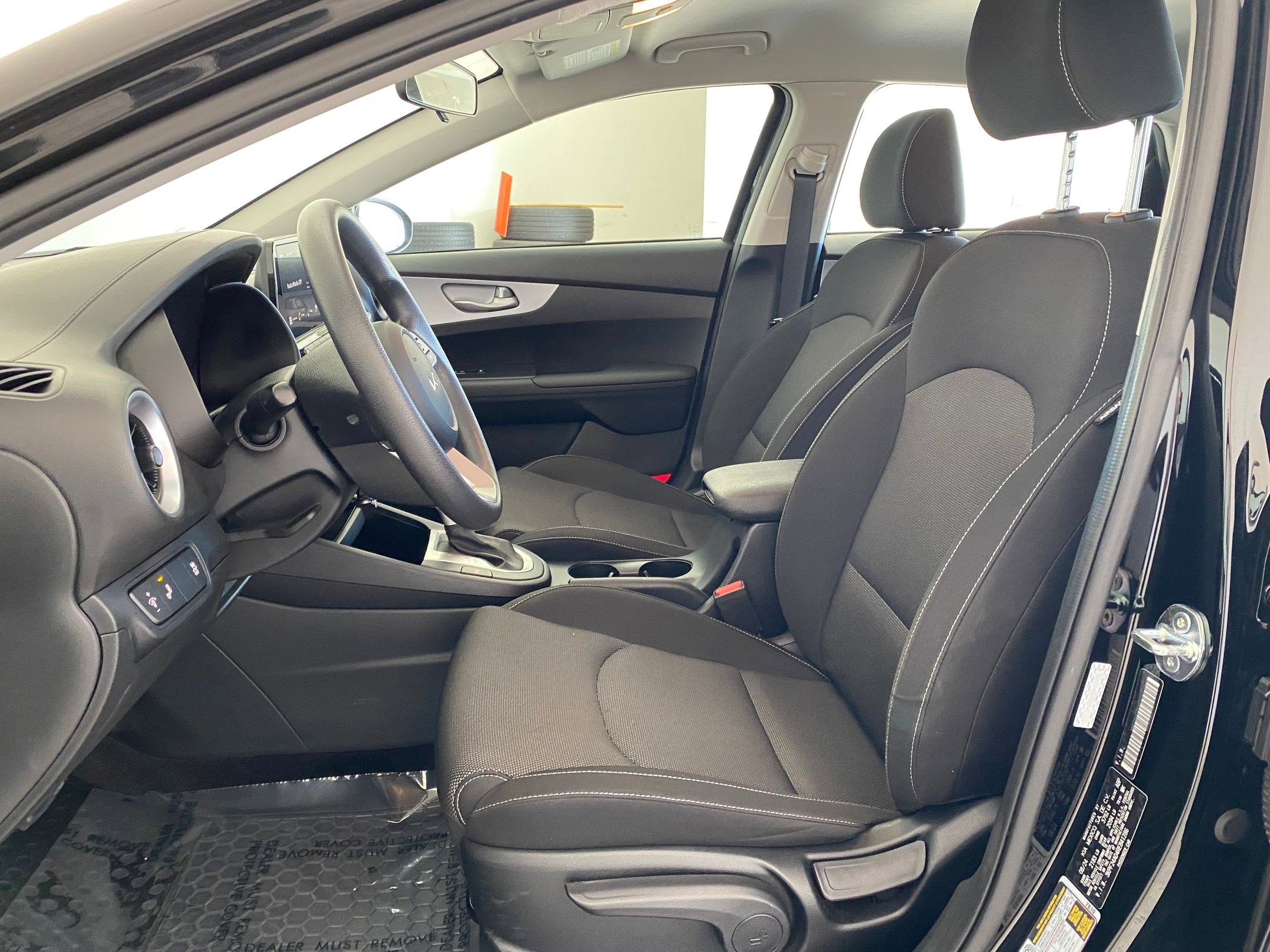 Used 2024 Kia Forte LXS w/ LXS Technology Package image 5