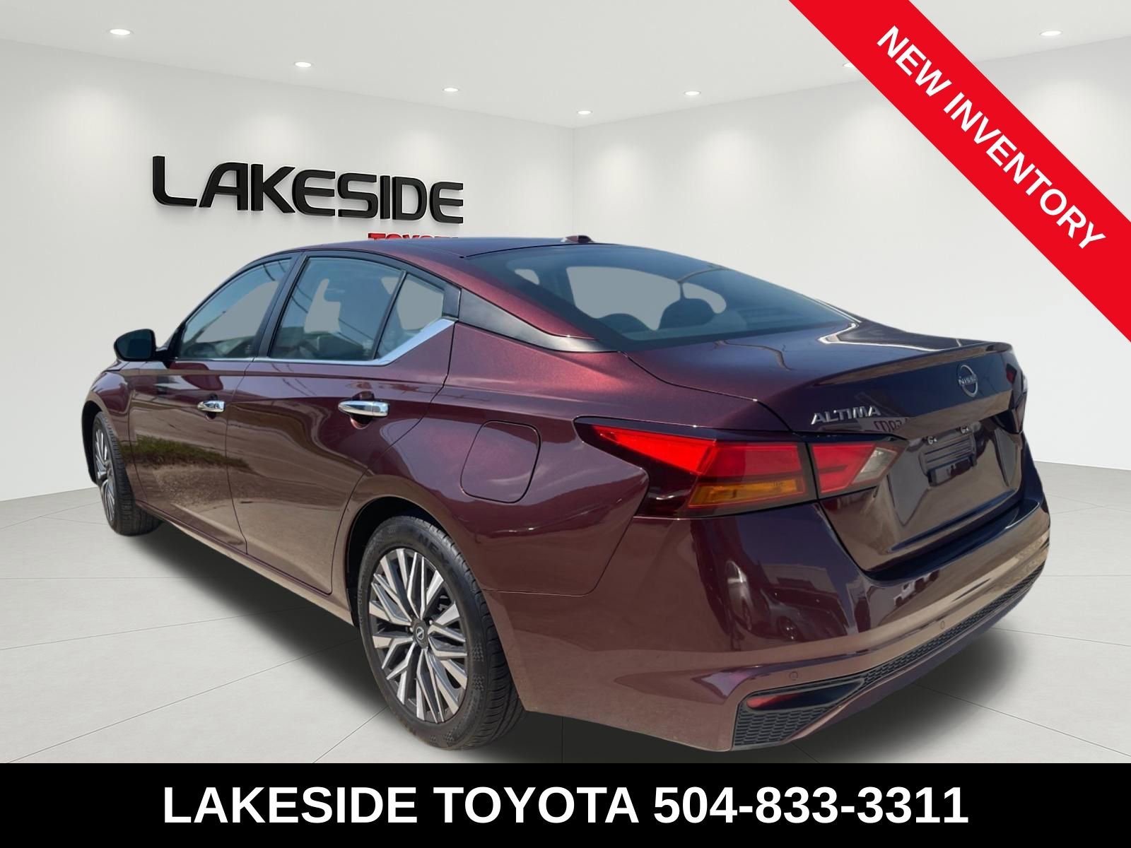 Used 2024 Nissan Altima 2.5 SV image 4