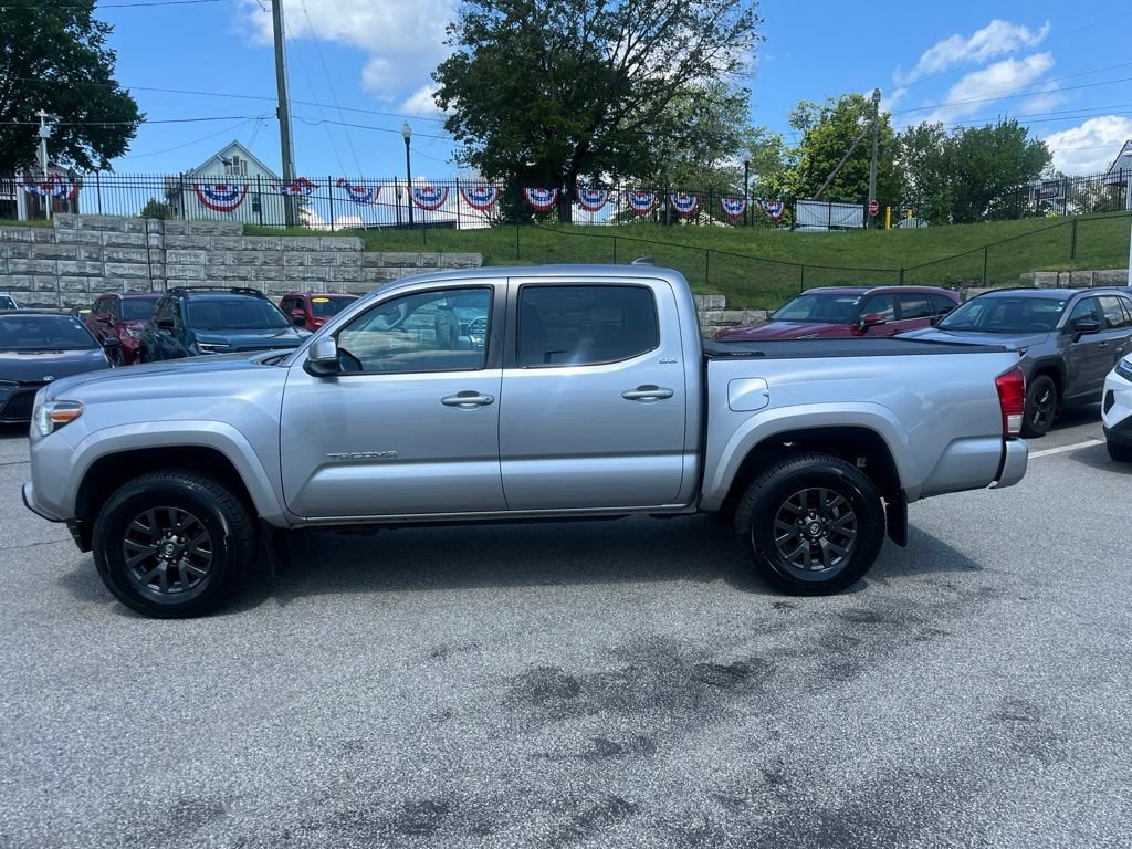 Used 2020 Toyota Tacoma SR5 AWD/4WD image 3