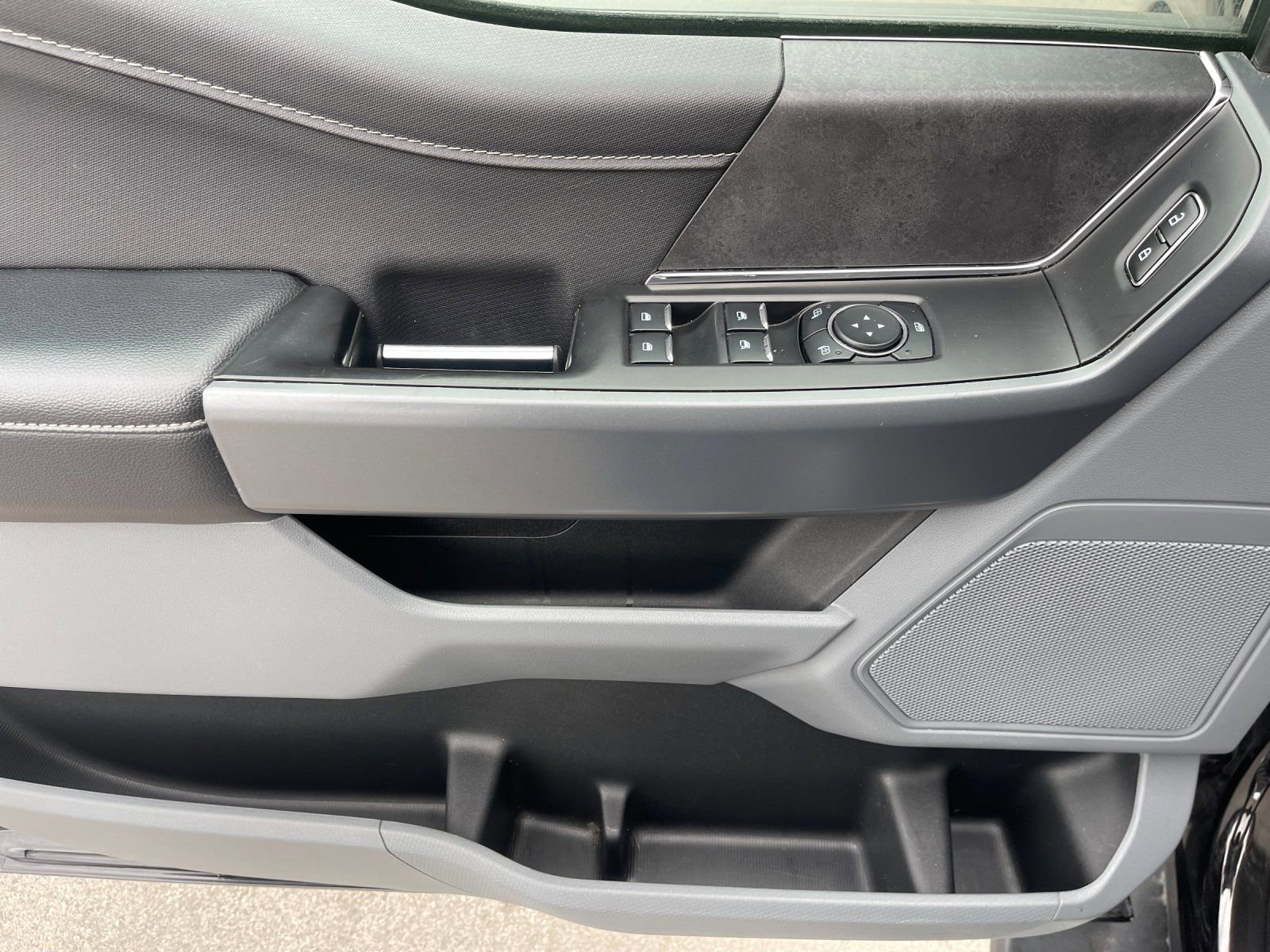 Used 2024 Ford F150 XLT image 12