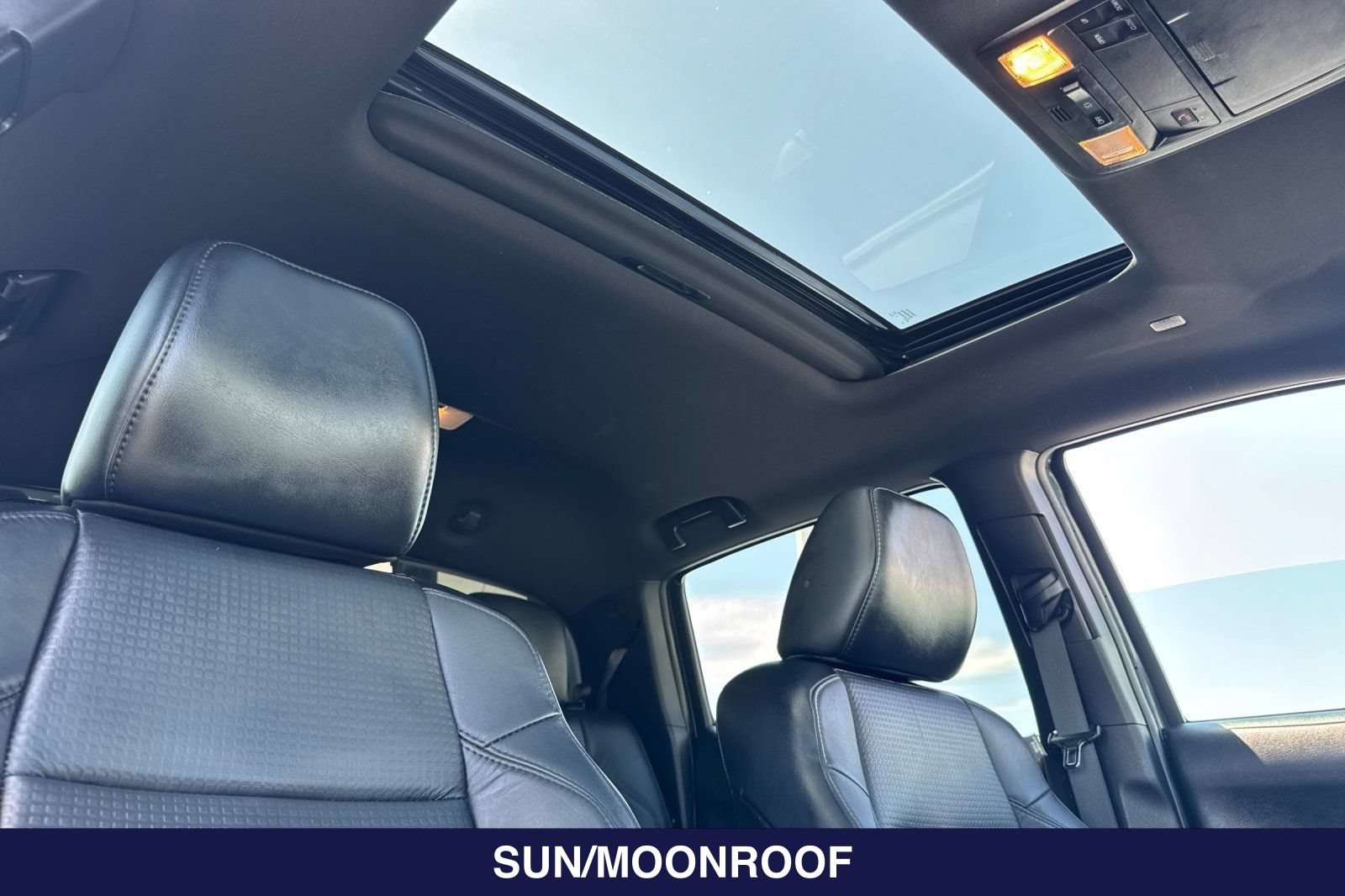 Used 2022 Toyota Tacoma Limited w/ Nightshade Package AWD/4WD image 17
