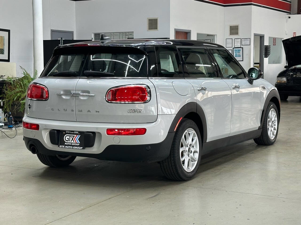 Used 2019 MINI Cooper Clubman image 2