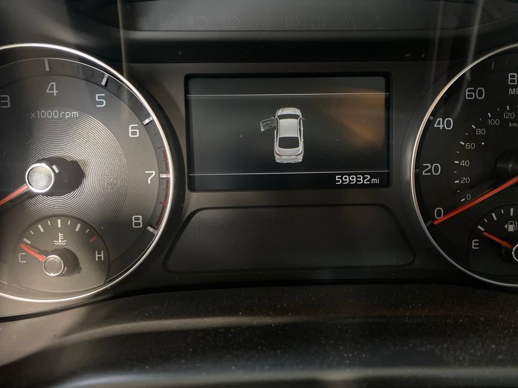 Used 2024 Kia Forte LXS w/ LXS Technology Package FWD image 2