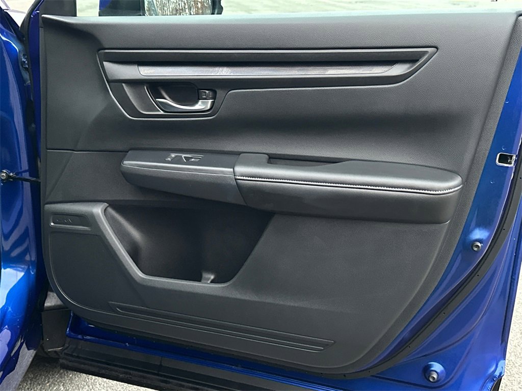 Used 2025 Honda CR-V LX image 11