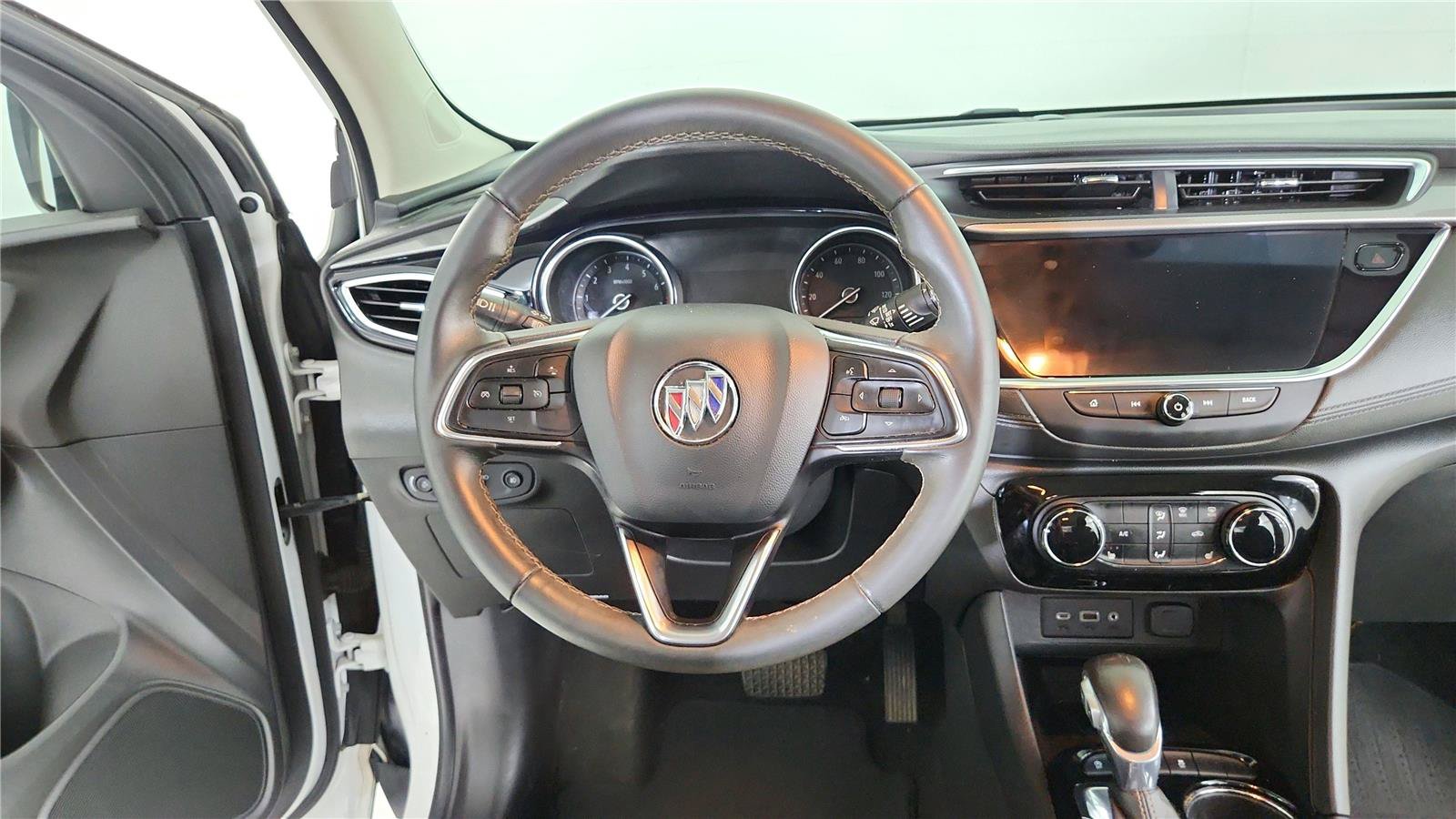 Used 2021 Buick Encore GX Preferred w/ Cold Weather Comfort Package FWD image 12