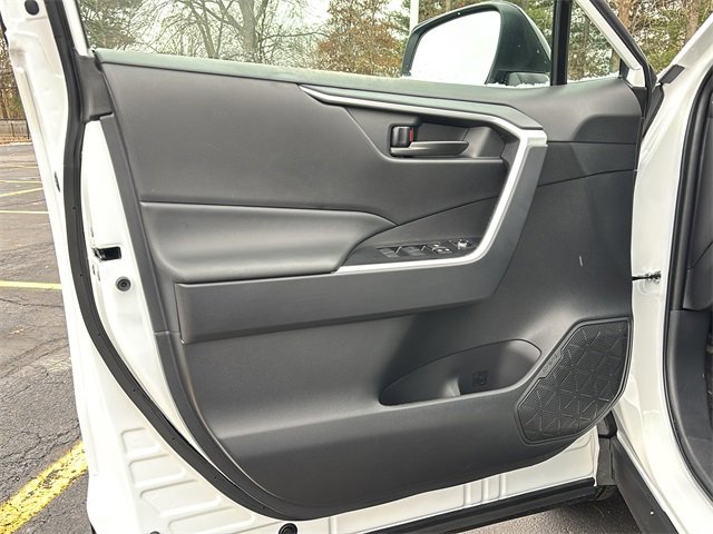 Certified 2025 Toyota RAV4 LE image 28
