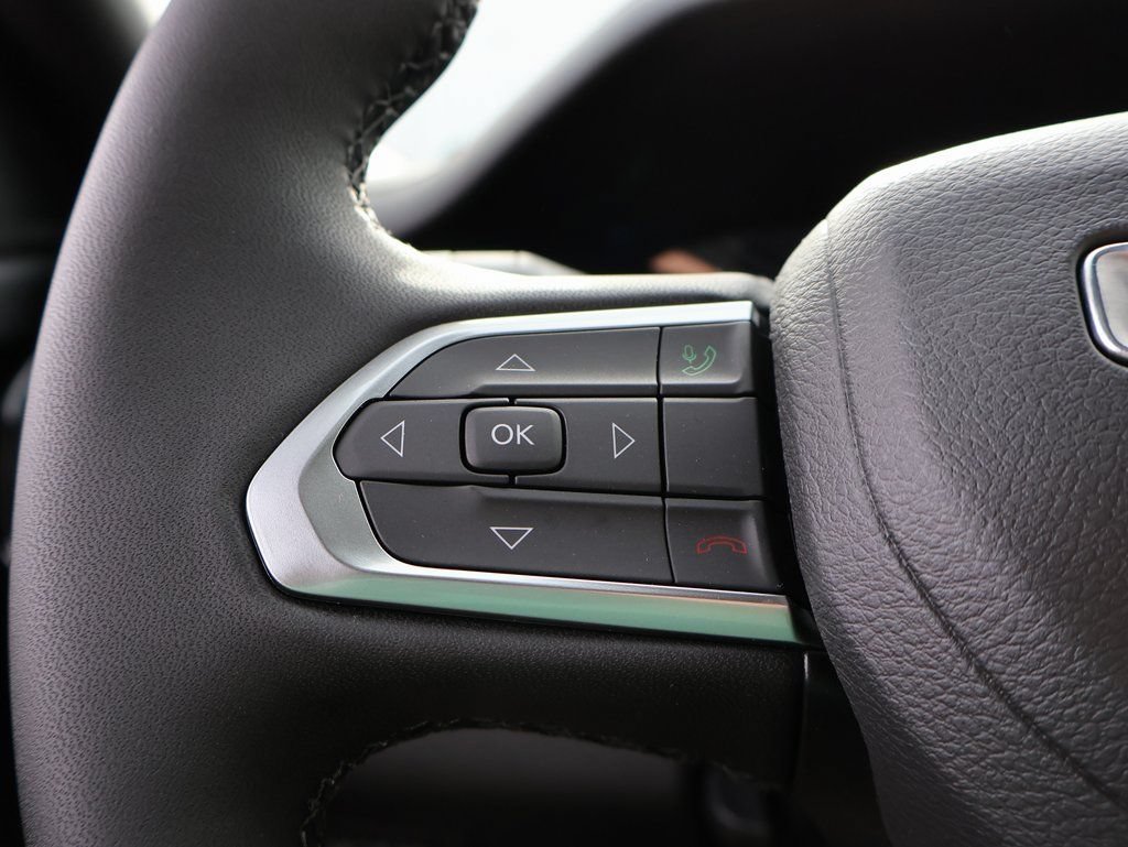 New 2026 Jeep Compass Latitude AWD/4WD image 25