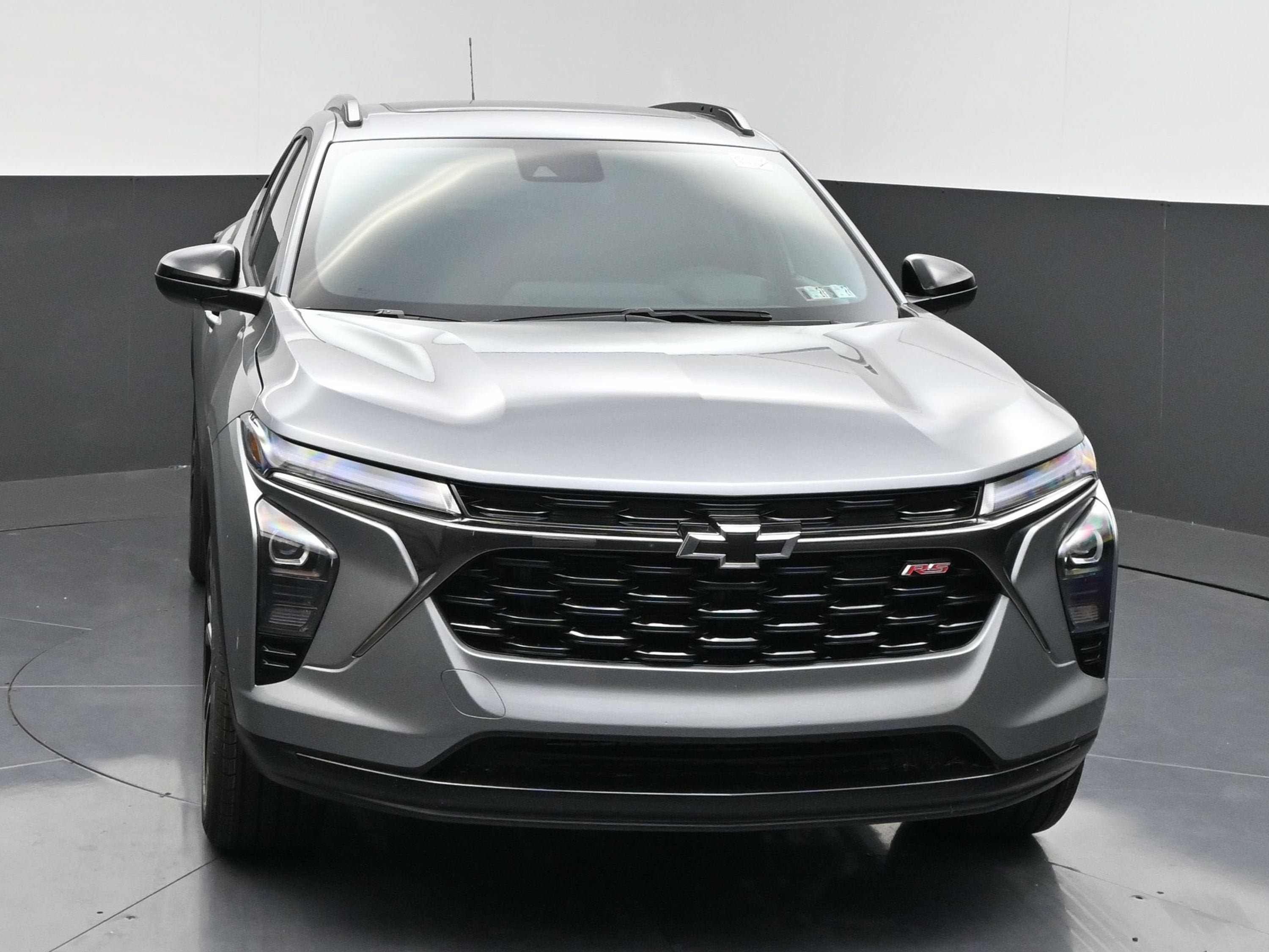 New 2026 Chevrolet Trax RS w/ Sunroof Package FWD image 3