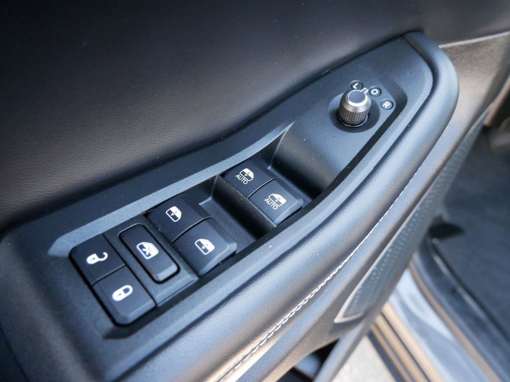 Used 2021 Jeep Grand Cherokee L Laredo image 16