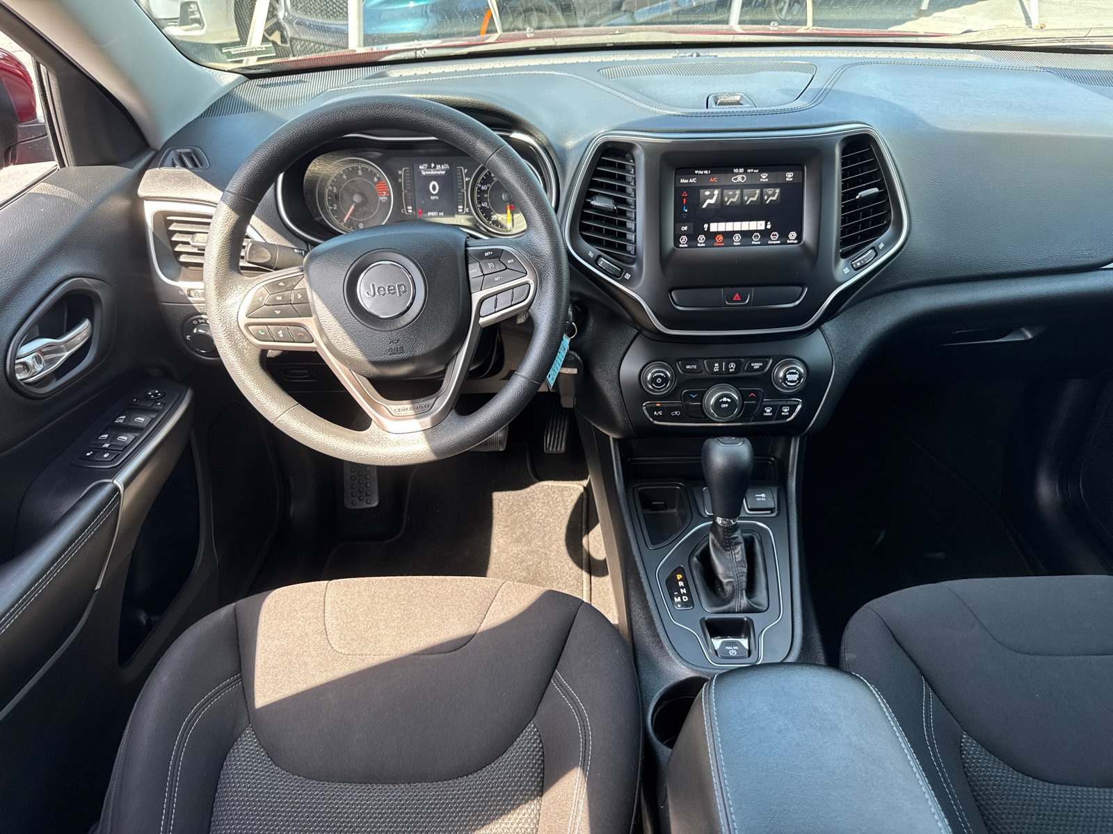Used 2020 Jeep Cherokee Latitude FWD image 8