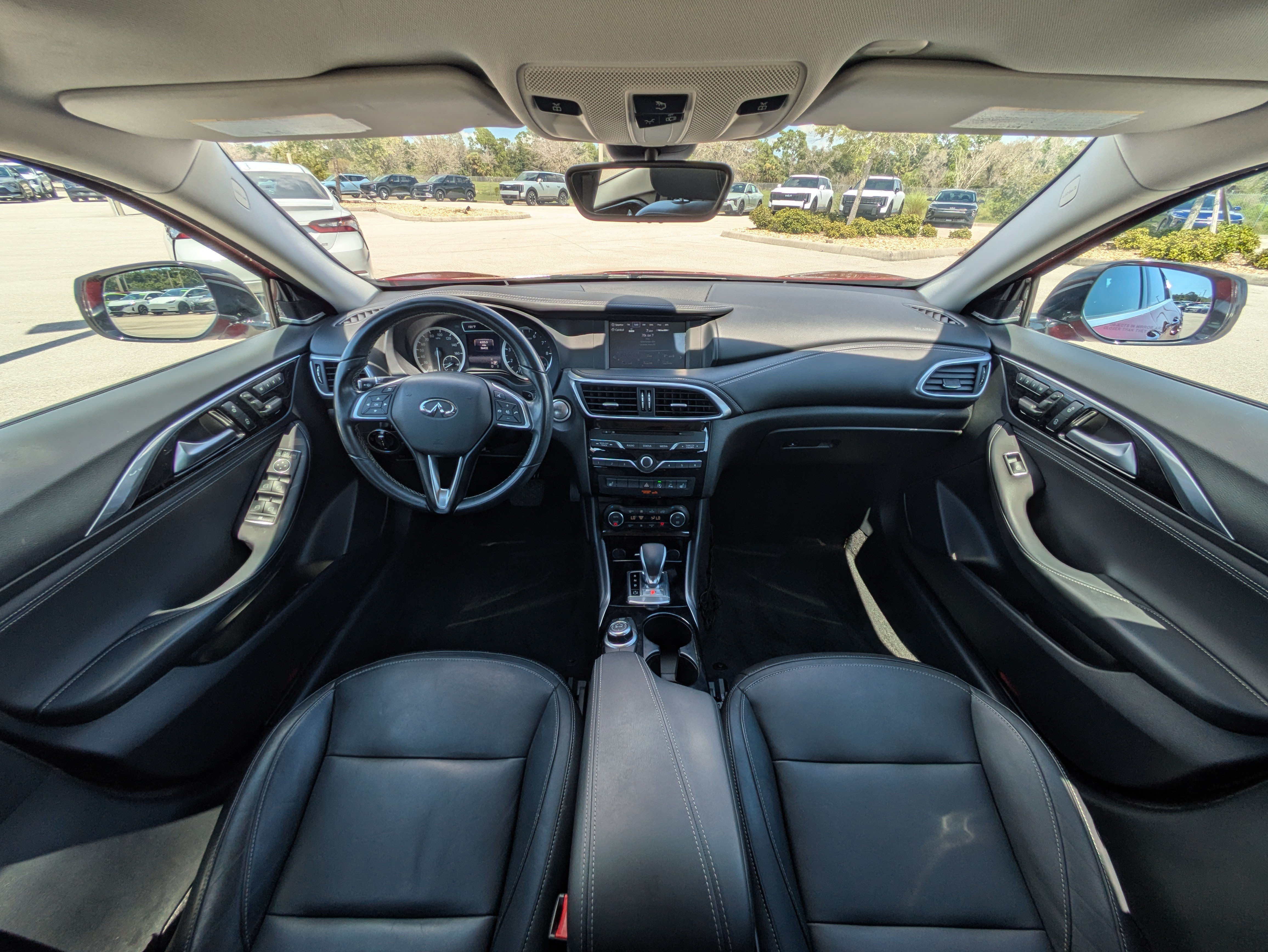 Used 2018 INFINITI QX30 Premium w/ Navigation Package AWD/4WD image 36
