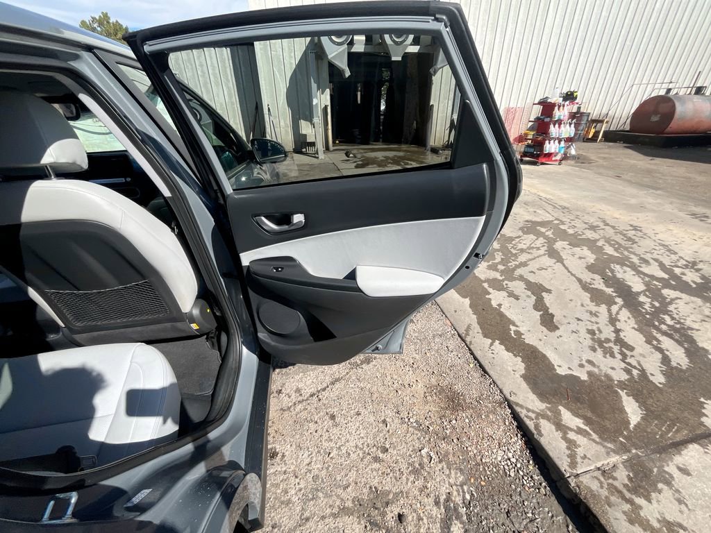Used 2023 Hyundai Kona Limited image 16