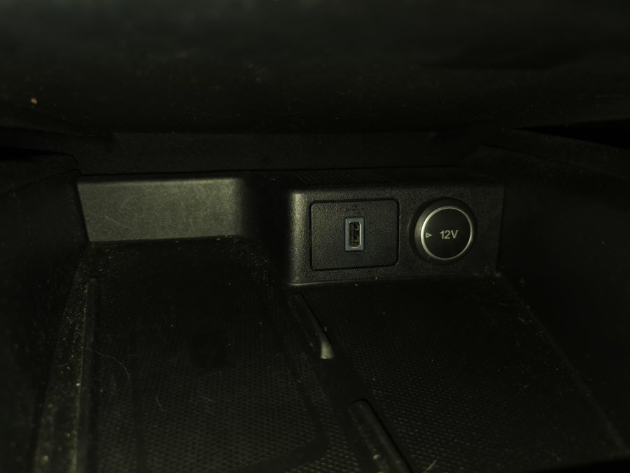 Used 2020 Ford Escape Titanium image 21