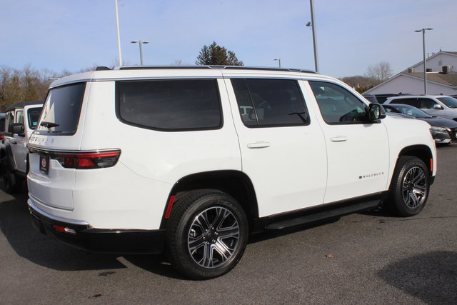Used 2024 Jeep Wagoneer 4WD w/ Premium Group I image 32