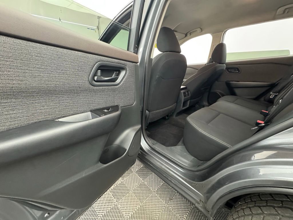 Used 2023 Nissan Rogue S FWD image 35