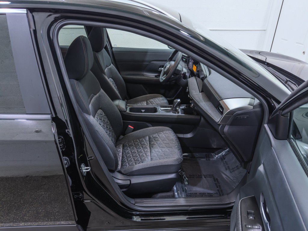 Used 2025 Nissan Kicks SV w/ SV Premium Package AWD/4WD image 21