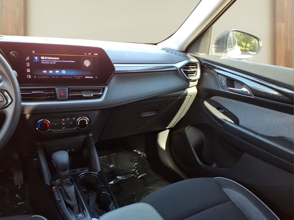 Certified 2024 Chevrolet TrailBlazer LS w/ LS Convenience Package FWD image 22
