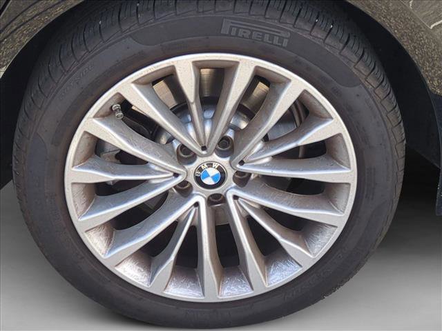 Used 2021 BMW 530e w/ Premium Package image 13
