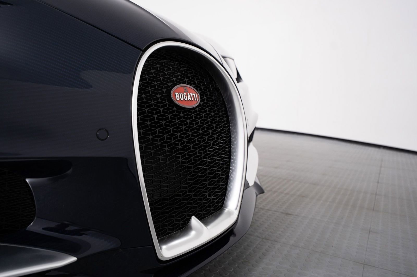 Used 2018 Bugatti Chiron image 17
