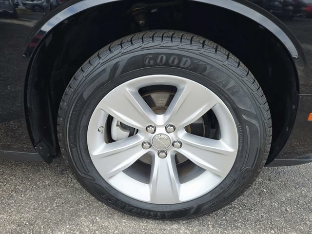 Used 2023 Dodge Challenger SXT RWD image 13