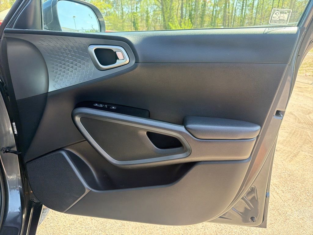 Used 2021 Kia Soul S image 29