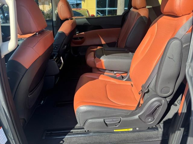 Used 2024 Kia Carnival SX Prestige FWD image 10