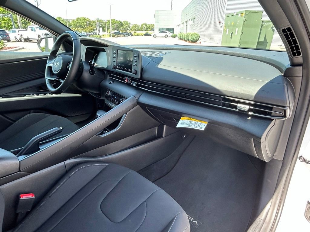 Used 2025 Hyundai Elantra Sport FWD image 52