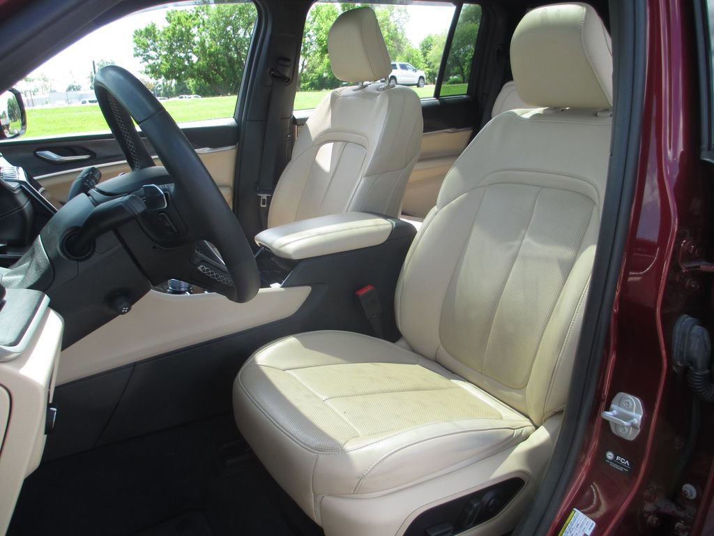 Used 2023 Jeep Grand Cherokee L Limited w/ Luxury Tech Group II AWD/4WD image 21