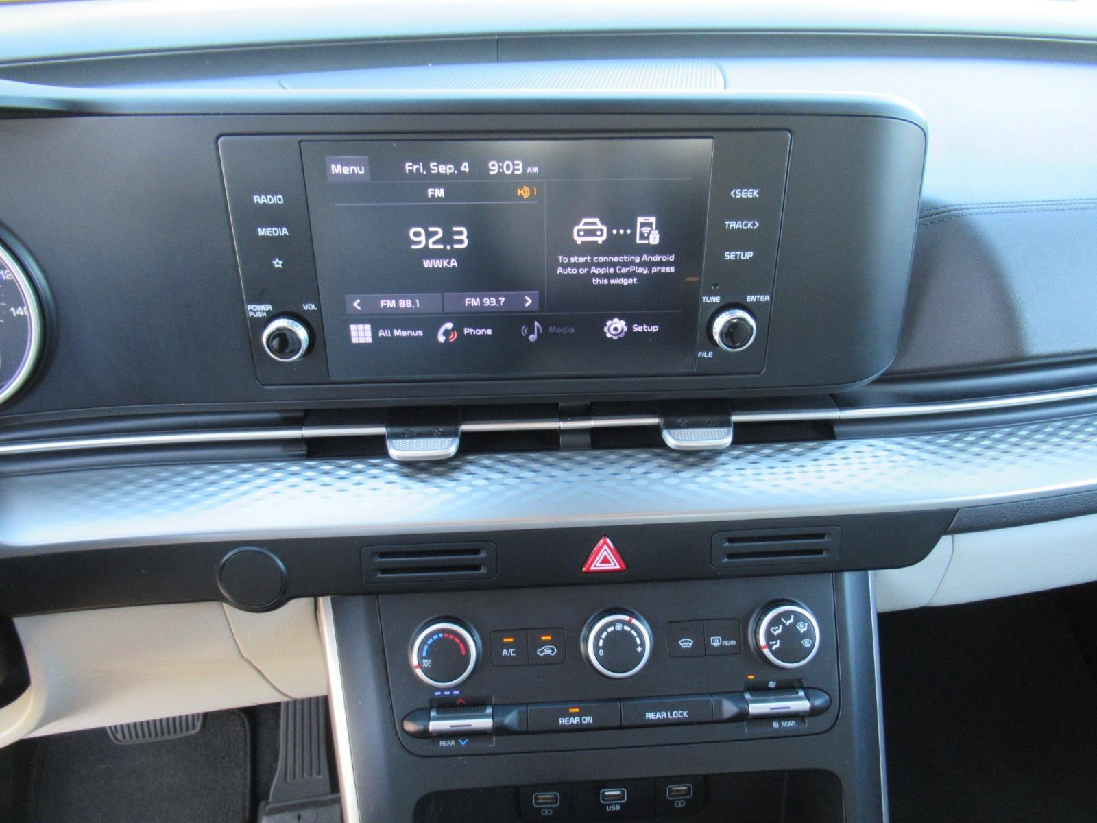 Used 2022 Kia Carnival LX FWD image 33