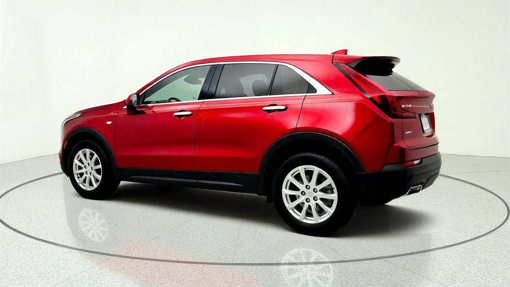 Used 2021 Cadillac XT4 Luxury w/ Cold Weather Package AWD/4WD image 7
