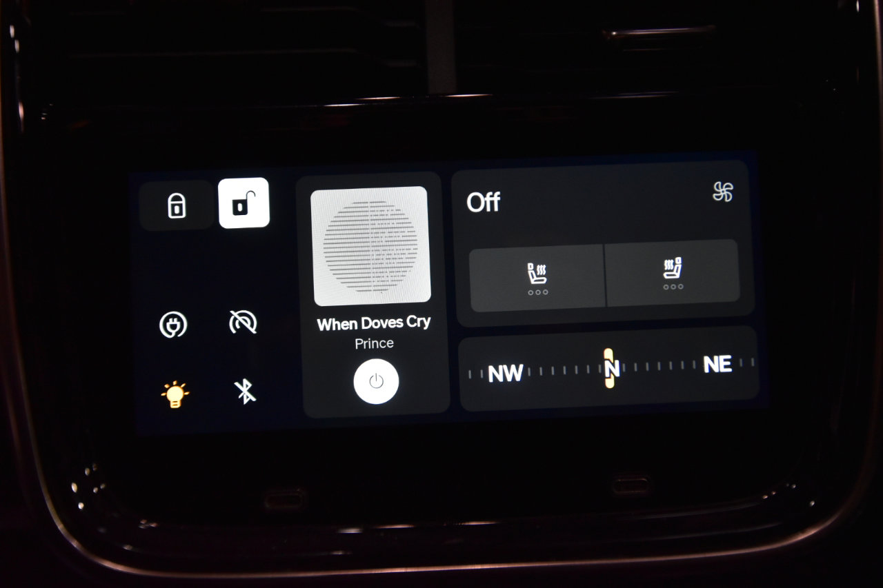 Used 2022 Rivian R1T Adventure image 53