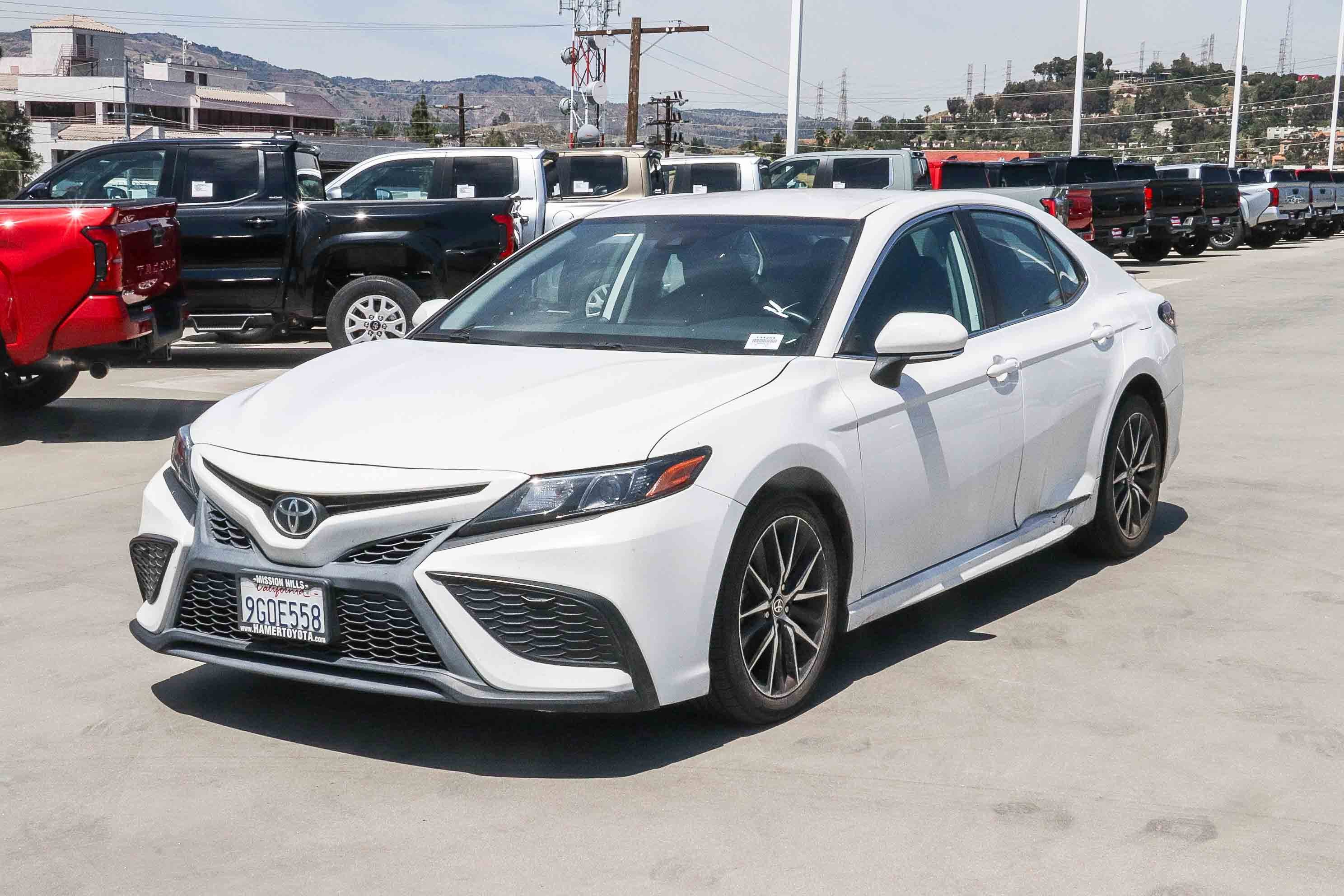 Certified 2023 Toyota Camry SE w/ Convenience Package FWD image 3