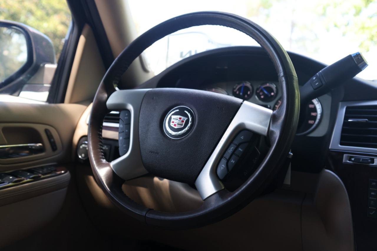 Used 2012 Cadillac Escalade ESV Premium AWD/4WD image 10