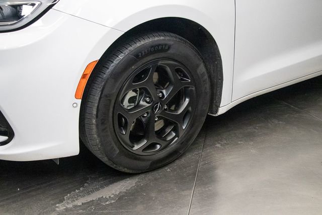 Used 2024 Chrysler Pacifica Select FWD image 7