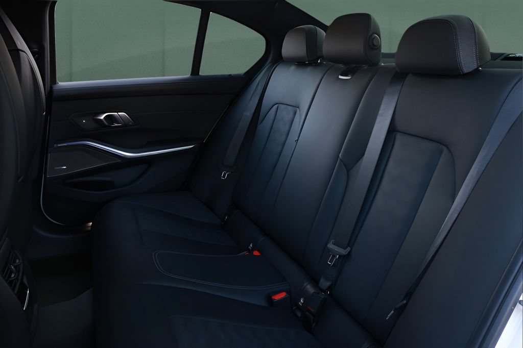 Used 2022 BMW M3 w/ Executive Package RWD image 27