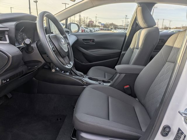 Used 2025 Toyota Corolla LE image 23