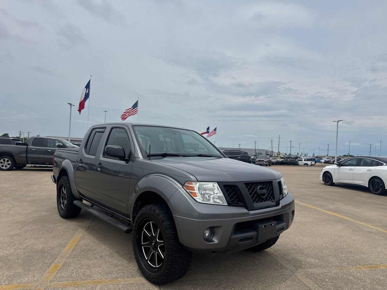 Certified 2020 Nissan Frontier SV w/ Midnight Edition Floor Mats RWD image 1