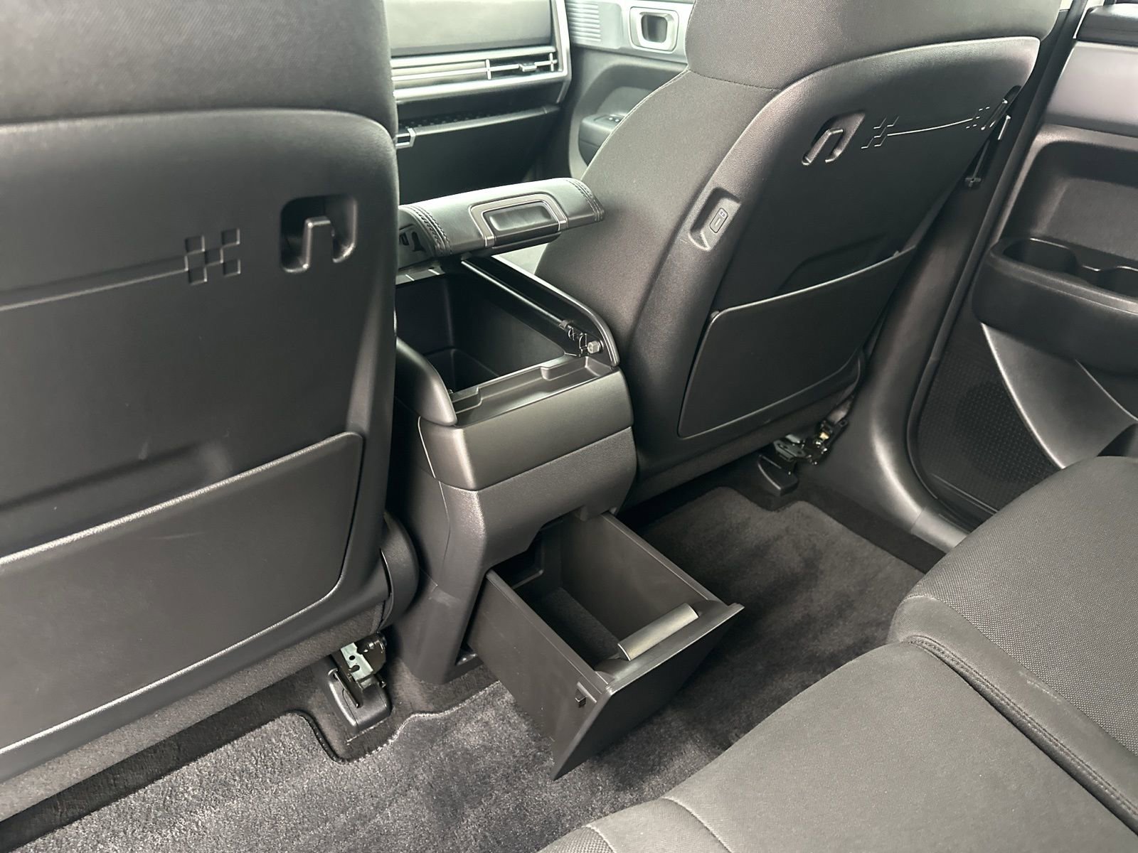 Used 2025 Hyundai Santa Fe SE image 19