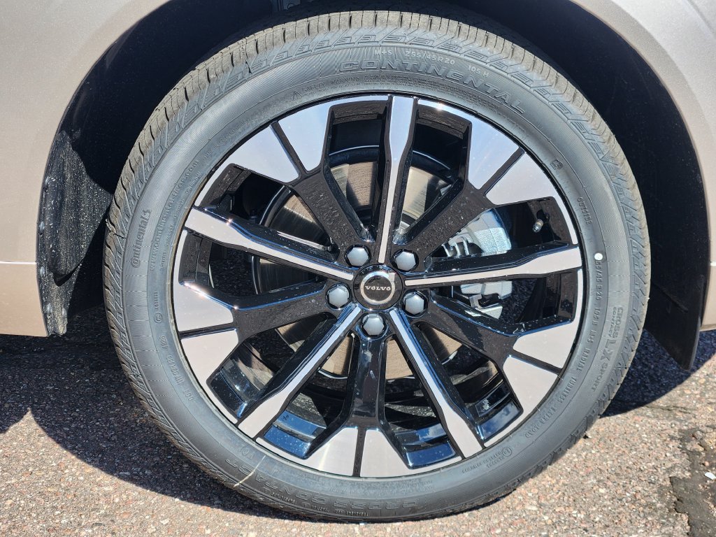 New 2027 Volvo XC60 B5 Plus AWD/4WD image 30
