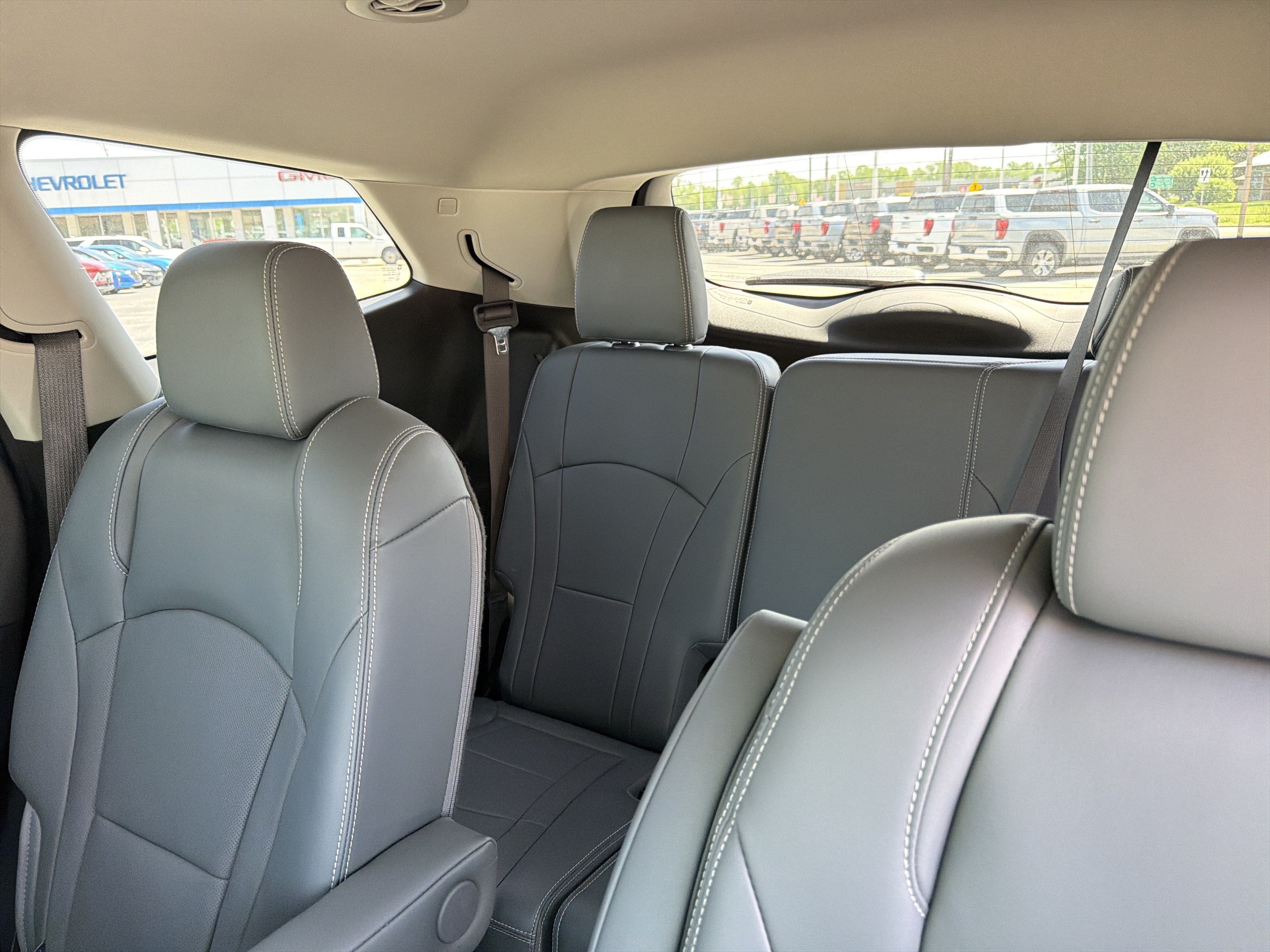 Used 2019 Buick Enclave Essence FWD image 7