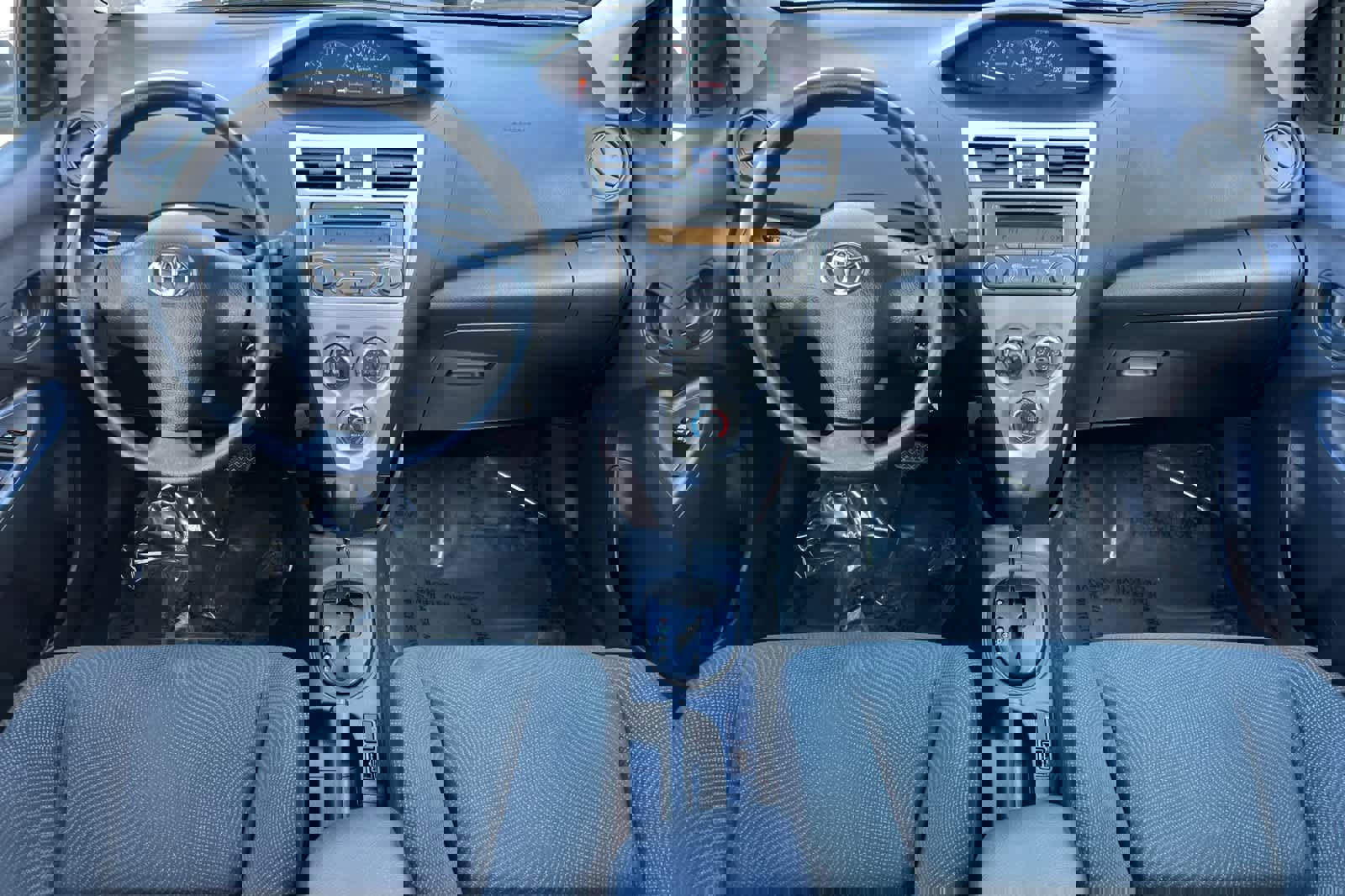 Used 2012 Toyota Yaris Sedan image 3