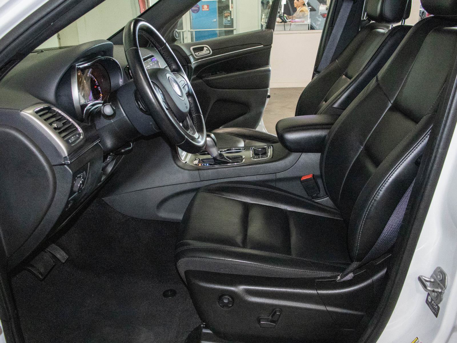 Used 2022 Jeep Grand Cherokee Limited image 8