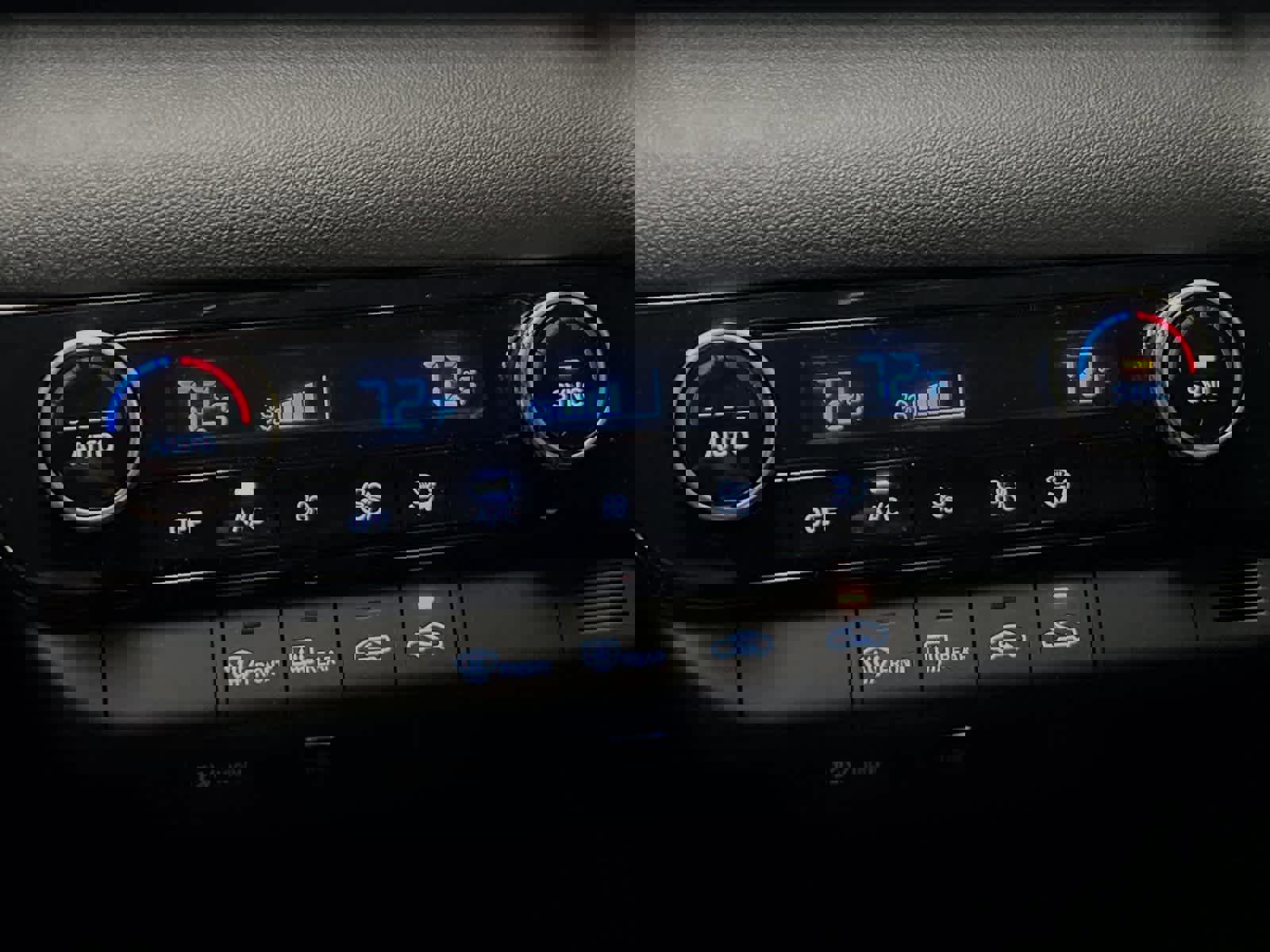 New 2025 Hyundai Elantra Blue image 20