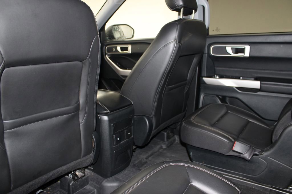 Used 2023 Ford Explorer XLT w/ Equipment Group 202A AWD/4WD image 22